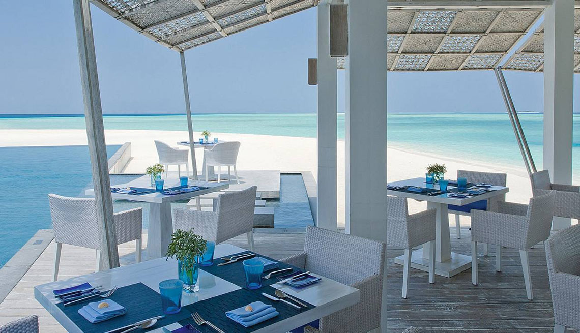 Four Seasons Resort Maldives at Landaa Giraavaru