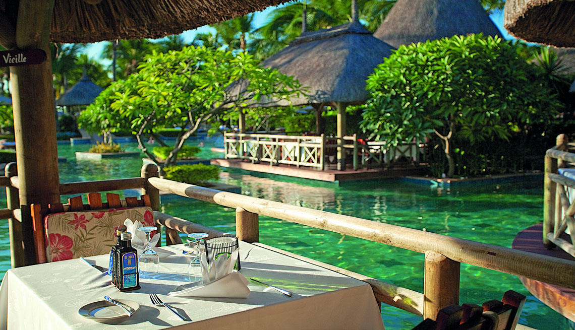 La Pirogue Resort & Spa